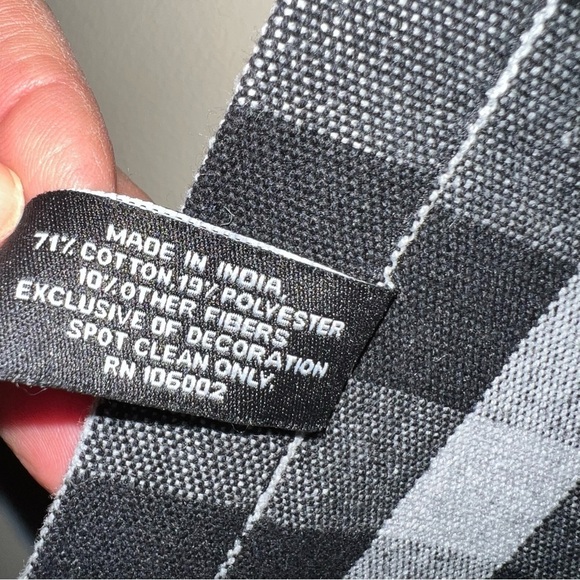 Cynthia Rowley Black and Gray Buffalo Checked Table Runner 21 x 86 - Picture 4 of 6